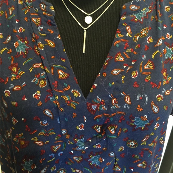 Old Navy blue printed blouse🌸Size Medium - Picture 2 of 4